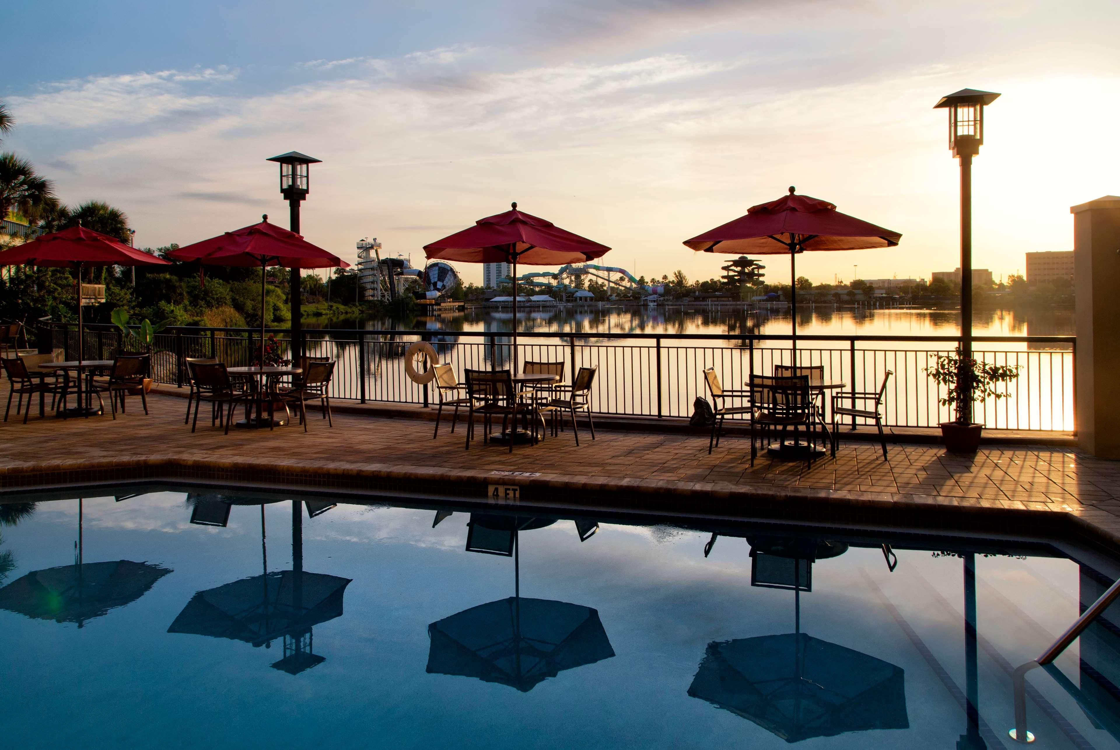 Ramada Plaza By Wyndham Orlando Resort & Suites Intl Drive Bagian luar foto