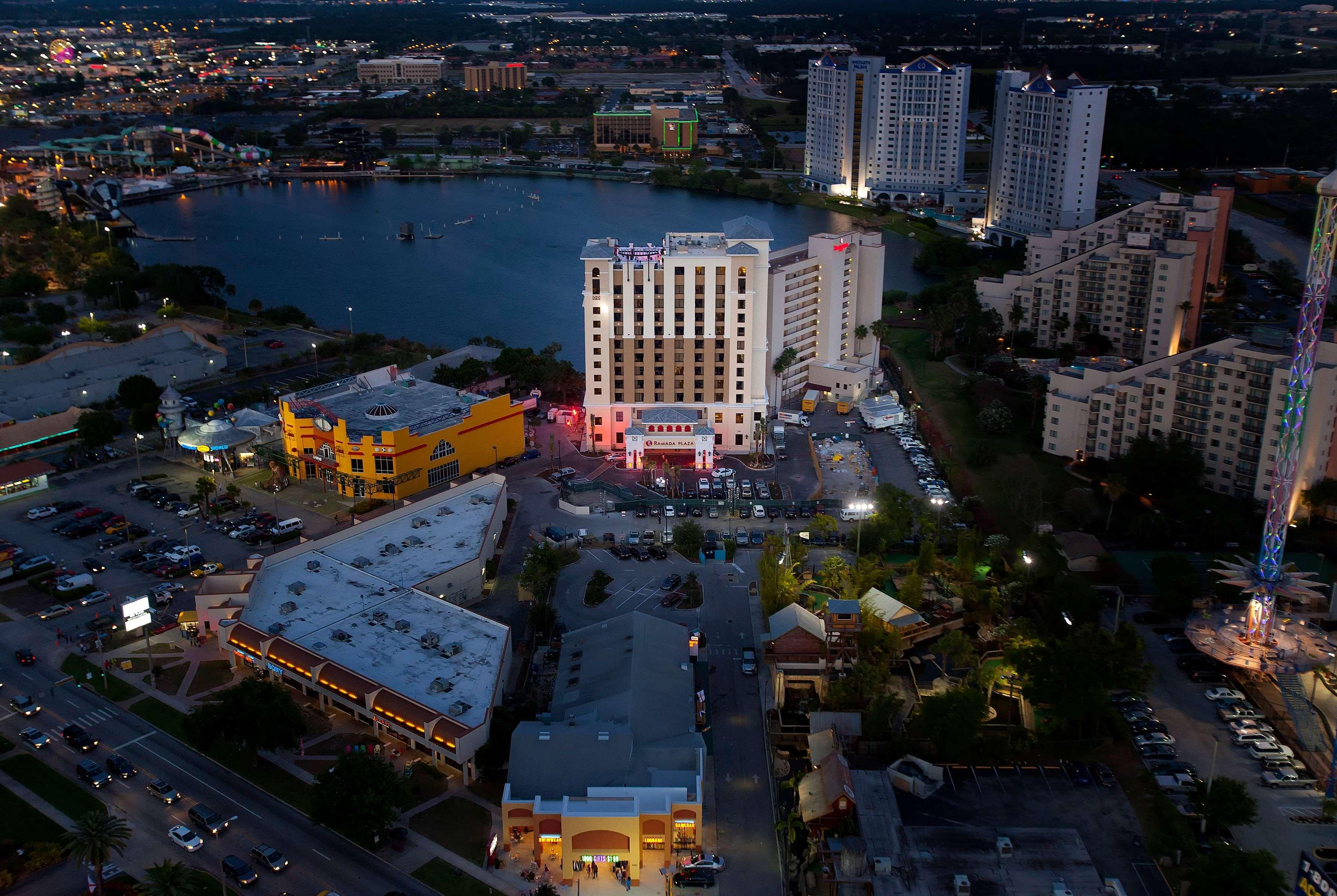Ramada Plaza By Wyndham Orlando Resort & Suites Intl Drive Bagian luar foto