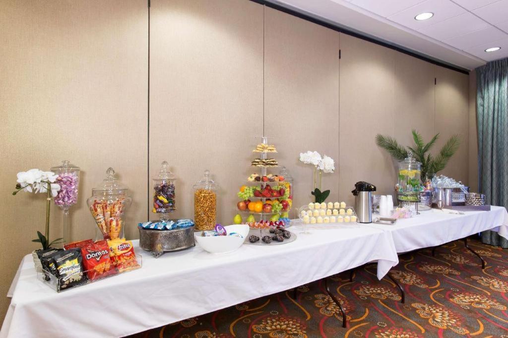 Ramada Plaza By Wyndham Orlando Resort & Suites Intl Drive Bagian luar foto